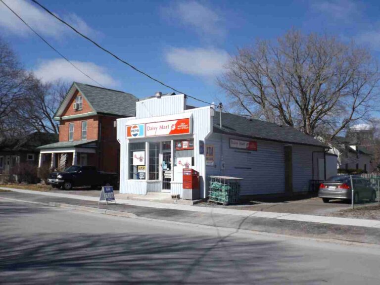 Chamberlain Street Grocery Store