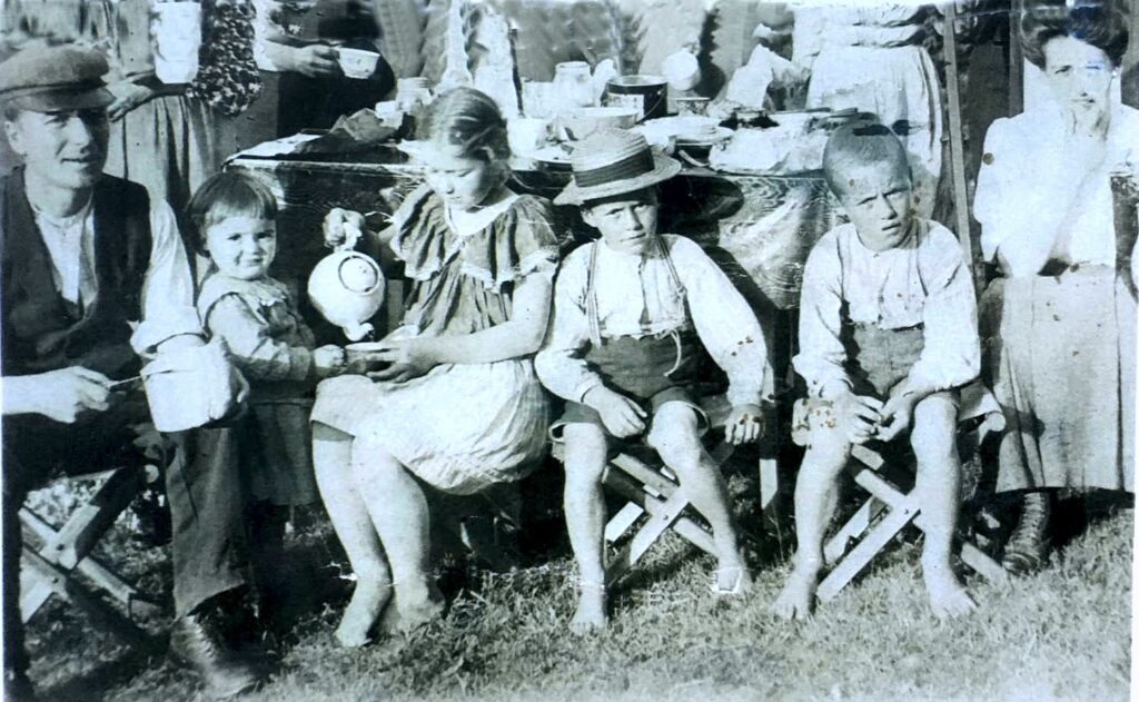 Rogers Family c 1906-1908
